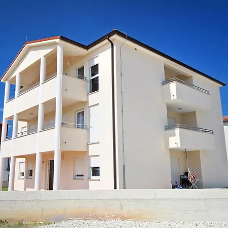 Loren - - Ground Floor Διαμέρισμα Μεντουλίν