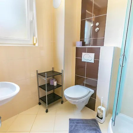 Loren - - Ground Floor *