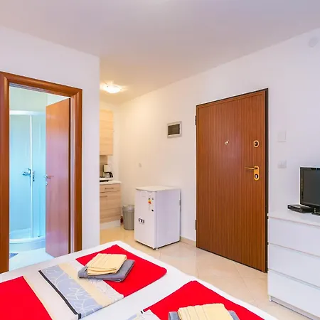 Loren - - Ground Floor Appartement